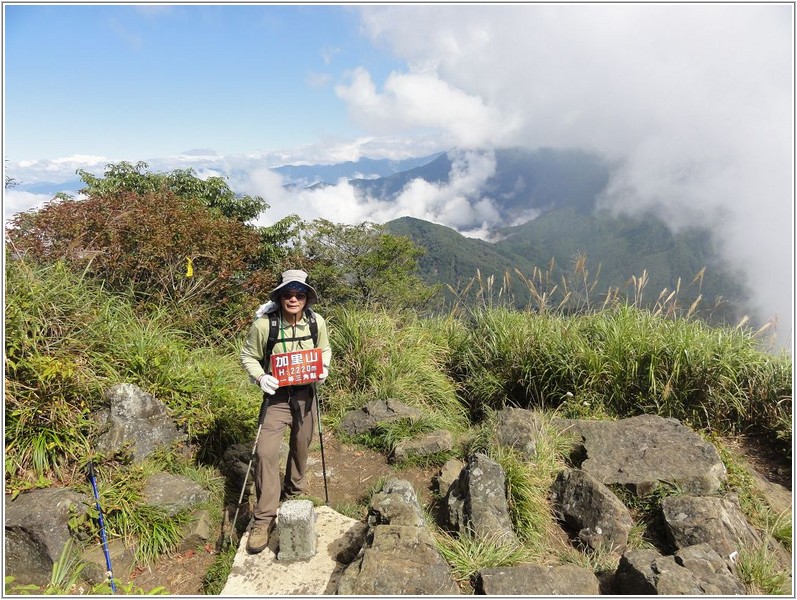 2013-10-11 13-13-47登頂加里山.jpg